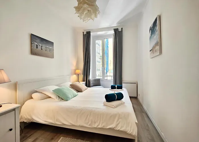Le Cosy Meyerbeer By Guys